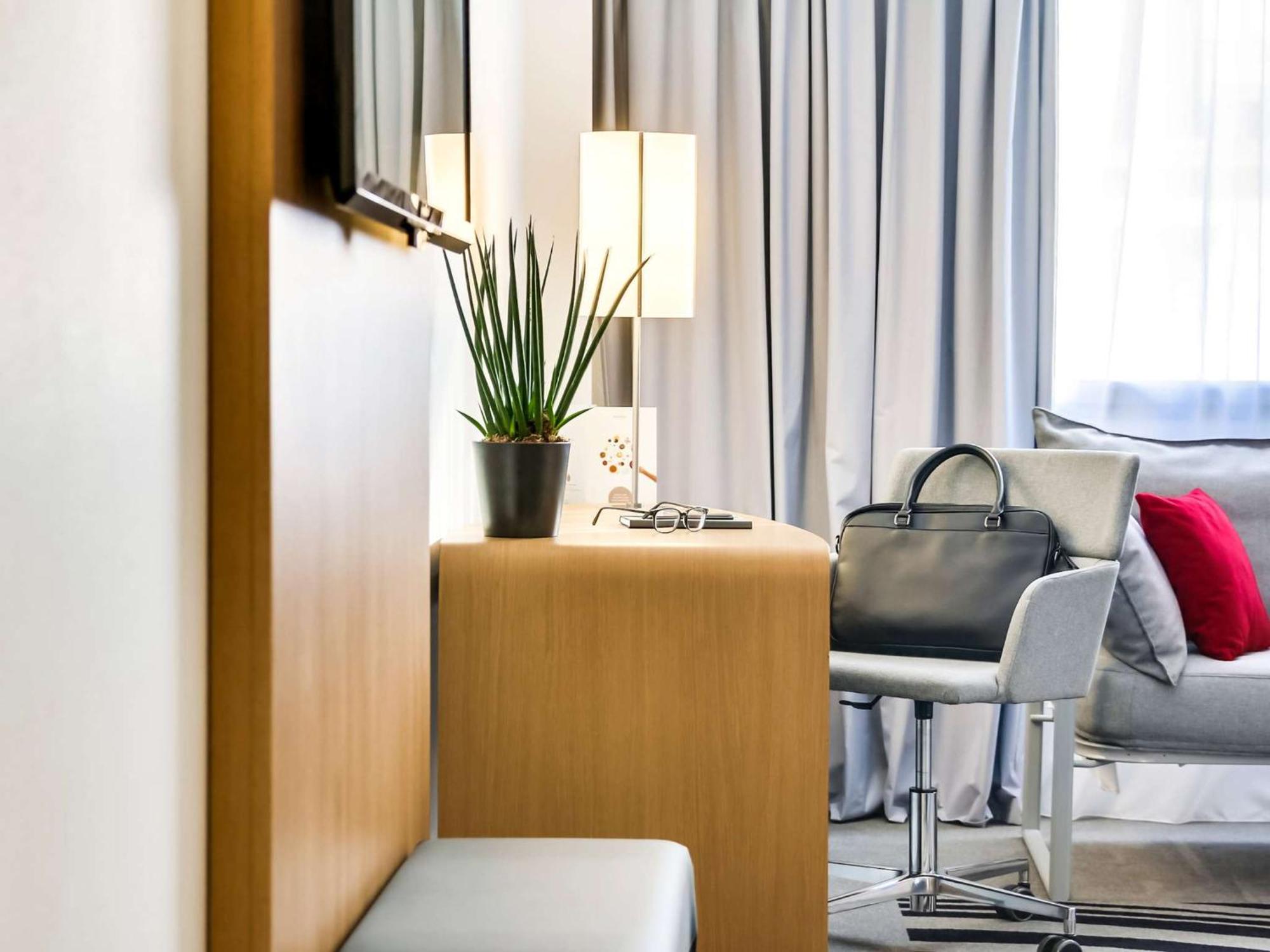 Novotel Paris Centre Gare Montparnasse Exterior photo